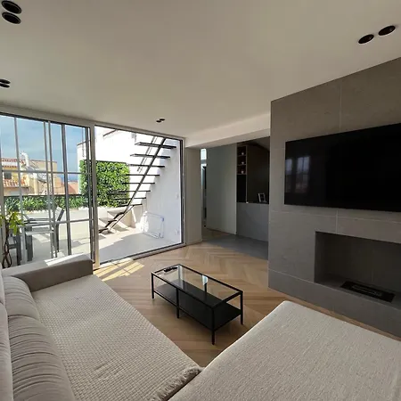 Rooftop Unique Vue / Vieil アパート アンティーブ