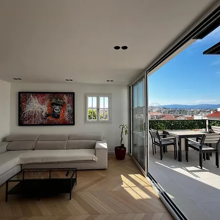Rooftop Unique Vue / Vieil Apartment *